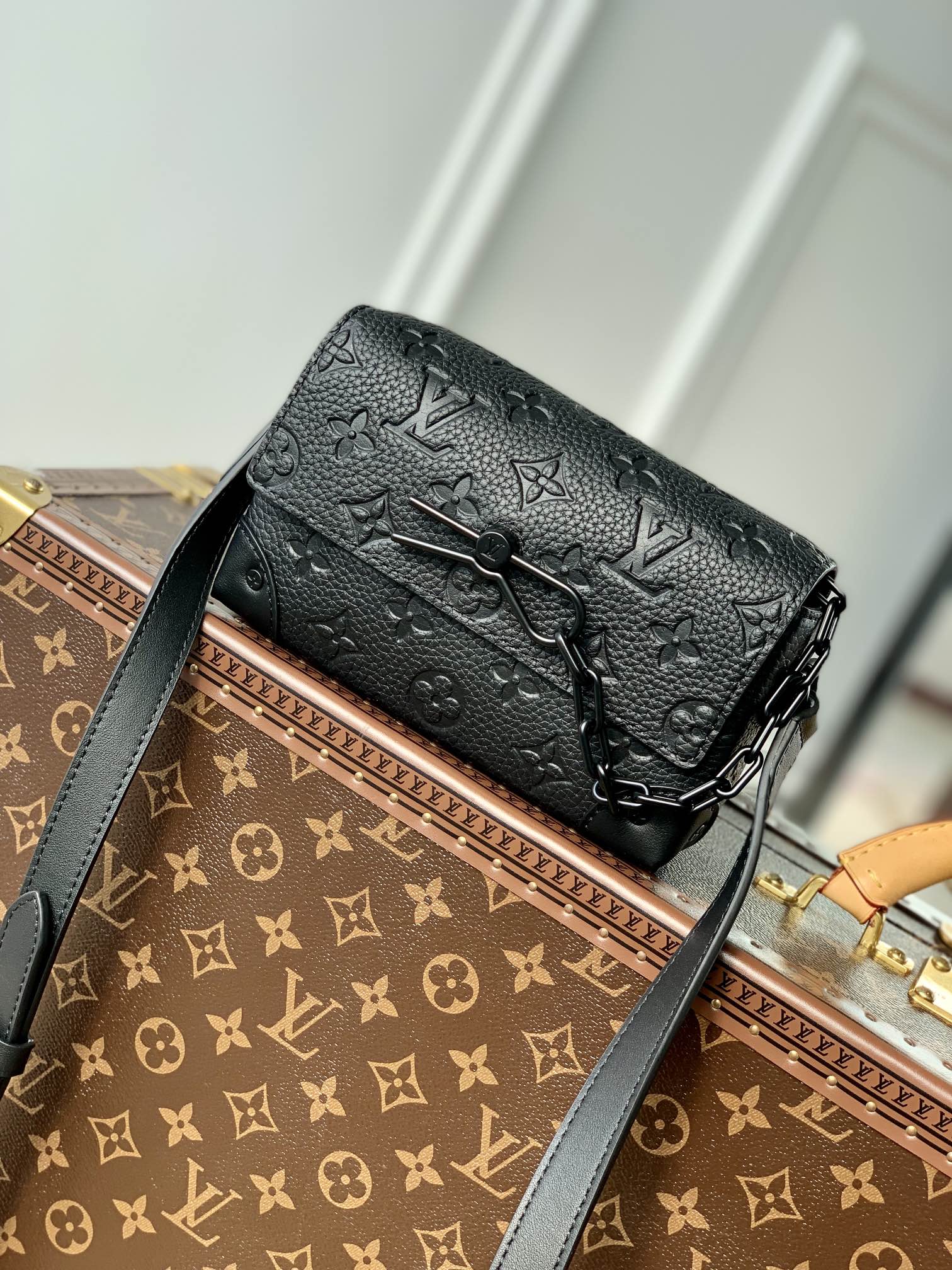 Steamer Wearable Wallet detail 1