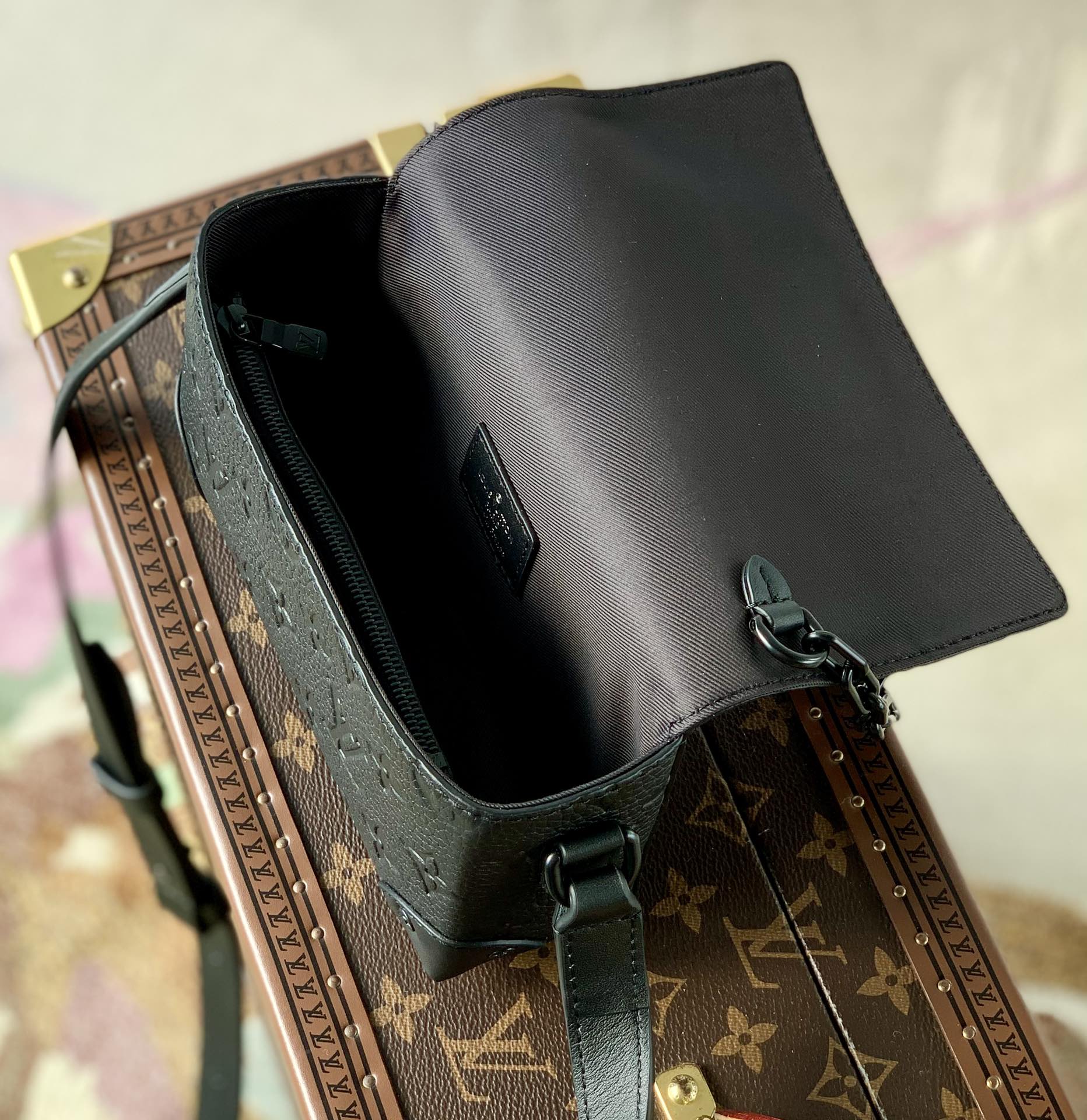 Steamer Wearable Wallet detail 7
