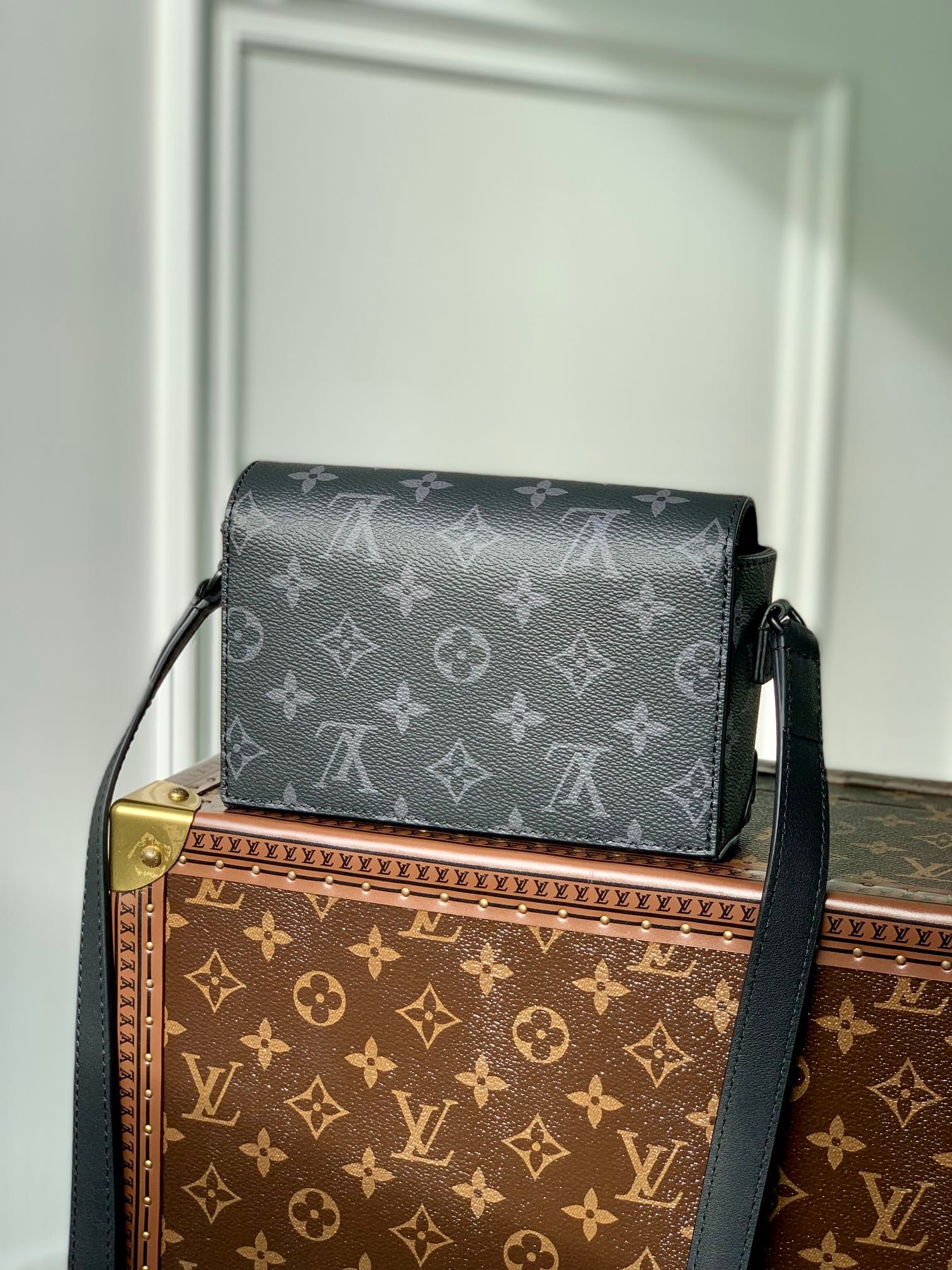 Steamer Wearable Wallet detail 2