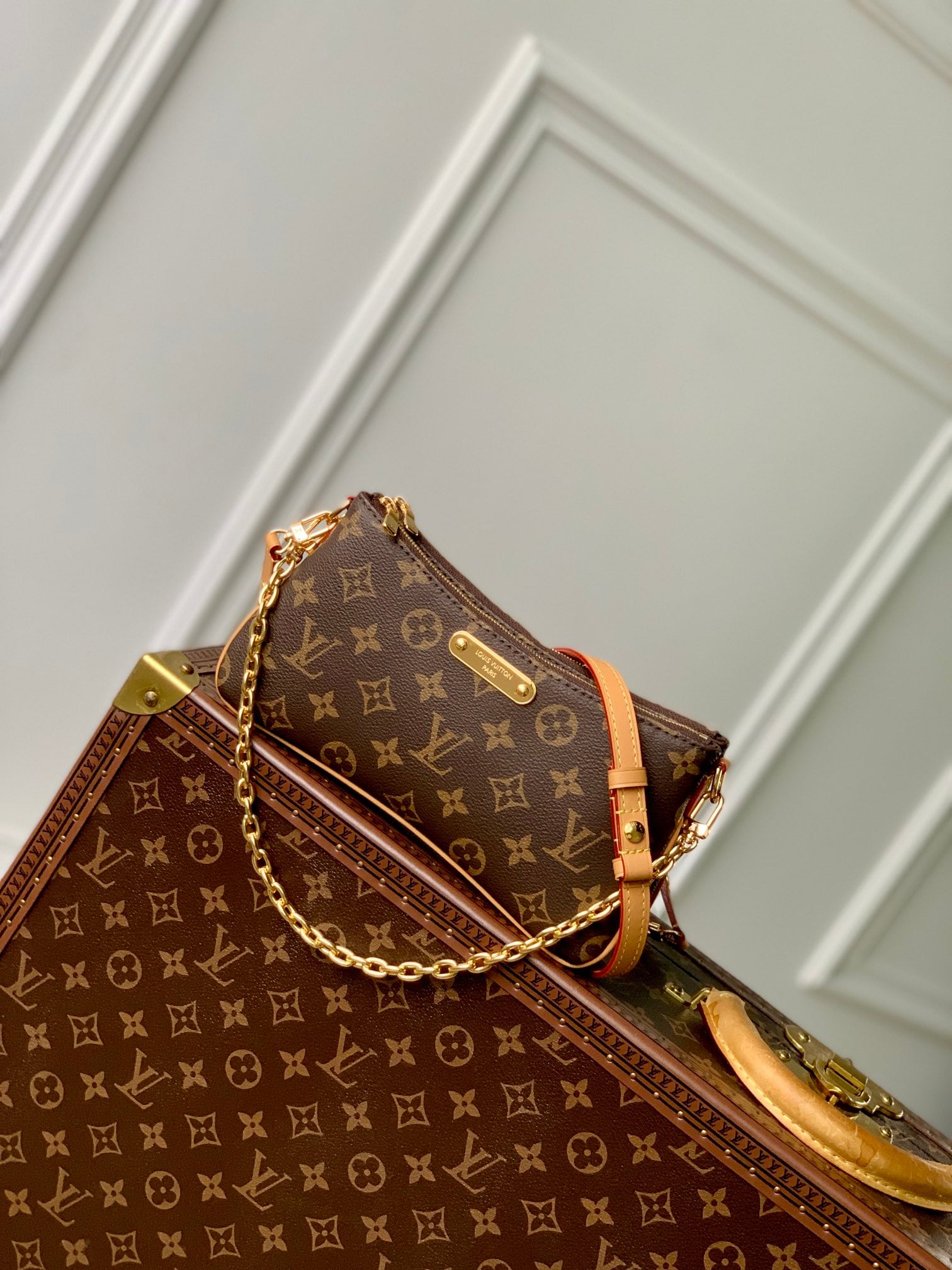 Pochette Liv M83008 main 1