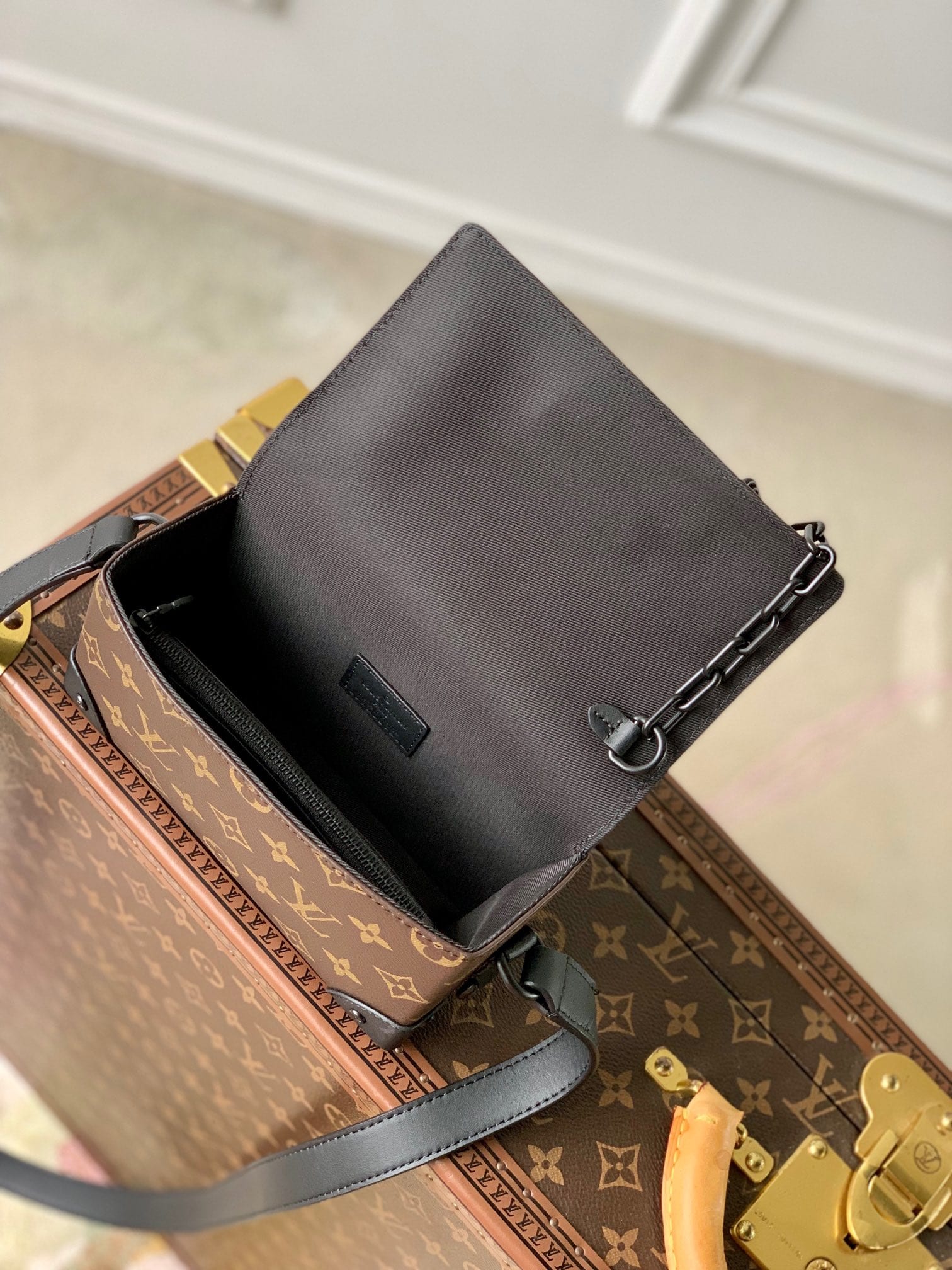 Steamer Wearable Wallet detail 9