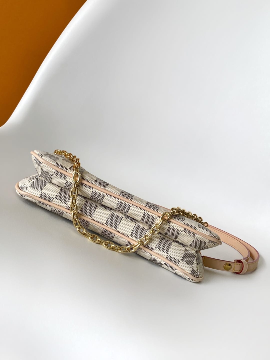 Pochette Liv detail 4