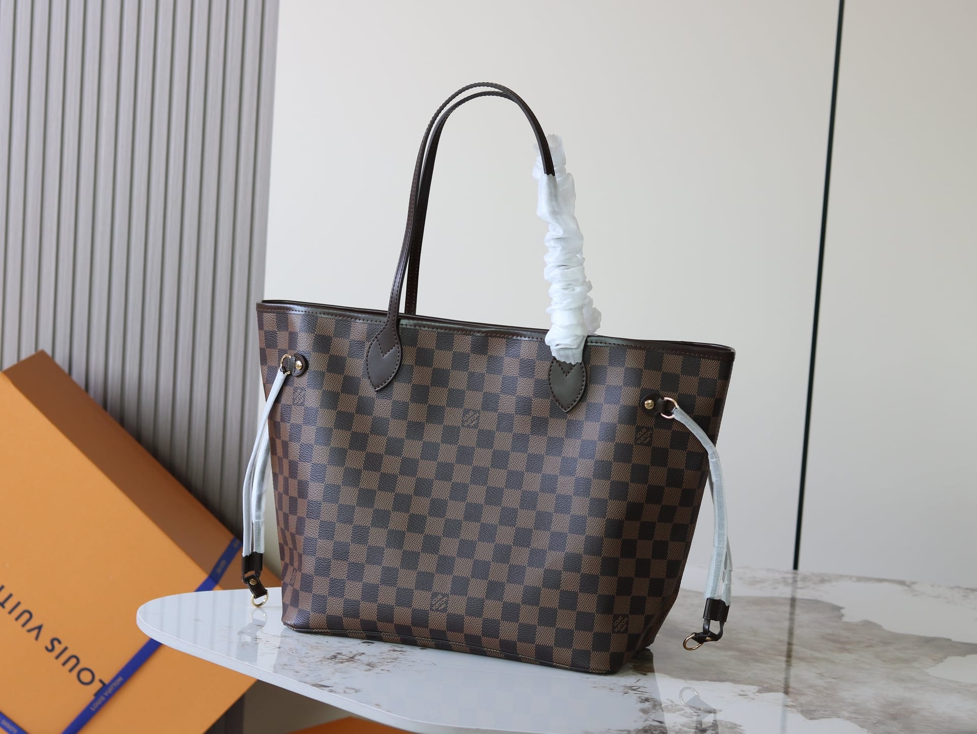 Neverfull MM detail 1