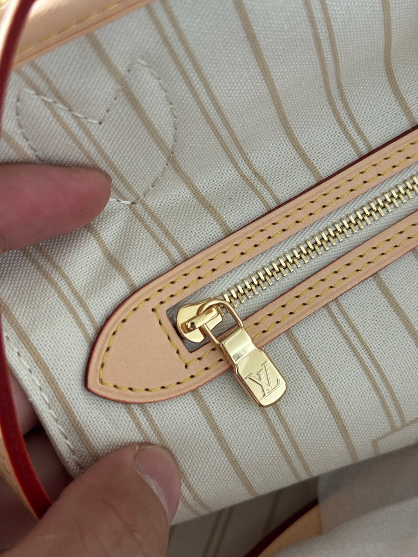Neverfull MM detail 7
